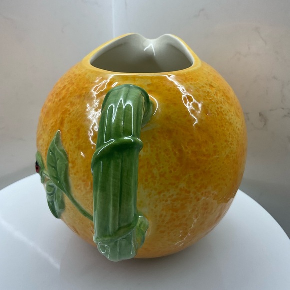 Vintage Orange shaped ceramic pitcher with ladybug - Picture 3 of 9
